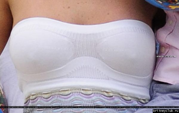 Бритни на шоппинге в Лондоне05.jpg(Бритни Спирс, Britney Spears)