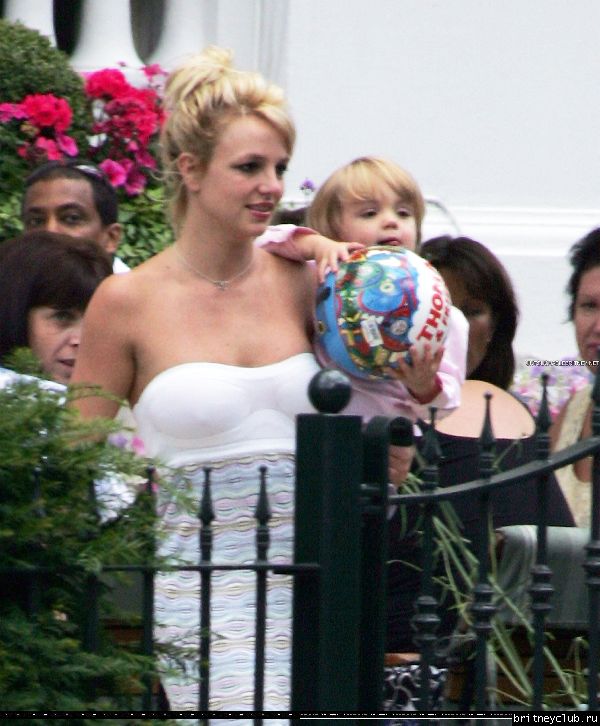 Бритни на шоппинге в Лондоне24.jpg(Бритни Спирс, Britney Spears)