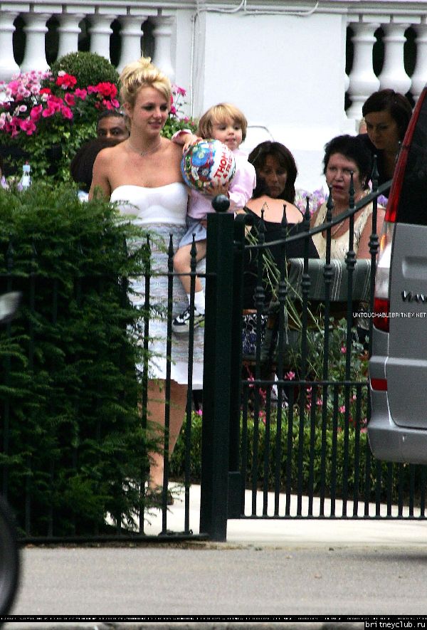 Бритни на шоппинге в Лондоне25.jpg(Бритни Спирс, Britney Spears)