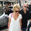Бритни прибывает в отель в Лондоне