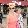 Бритни на шоппинге в районе Soho Лондона