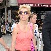 Бритни на шоппинге в районе Soho Лондона