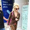 Бритни на шоппинге в районе Soho Лондона