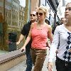 Бритни на шоппинге в районе Soho Лондона