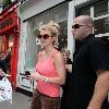 Бритни на шоппинге в районе Soho Лондона