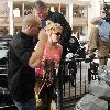 Бритни на шоппинге в районе Soho Лондона