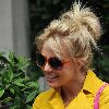 Бритни уезжает из гостиницы в Лондоне