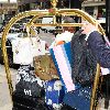 Бритни уезжает из гостиницы в Лондоне