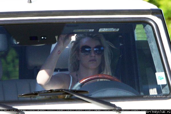 Бритни катается в Калабасасе6.jpg(Бритни Спирс, Britney Spears)