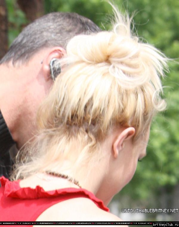 Бритни на шоппинге в Лос-Анджелесе17.jpg(Бритни Спирс, Britney Spears)