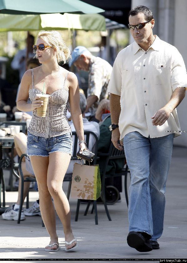 Бритни в Starbucks01.jpg(Бритни Спирс, Britney Spears)