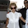 Бритни уезжает из делового центра