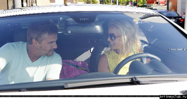 Бритни в Starbucks15.jpg(Бритни Спирс, Britney Spears)