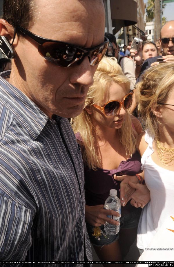 Бритни на шоппинге в Беверли Хиллз227.jpg(Бритни Спирс, Britney Spears)
