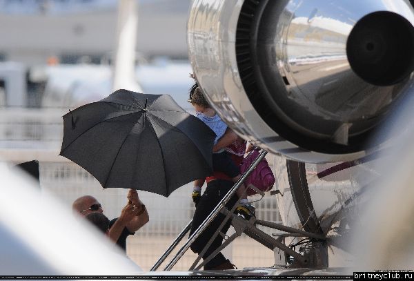 Бритни в аэропорту Bourget в Париже04.jpg(Бритни Спирс, Britney Spears)