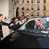 Бритни у отеля в Париже