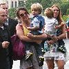 Бритни с детьми приехали к Эйфелевой башне