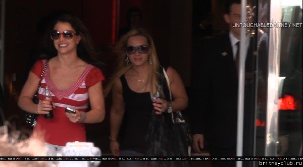 Бритни уезжает из отеля Hyatt в Берлине16.jpg(Бритни Спирс, Britney Spears)