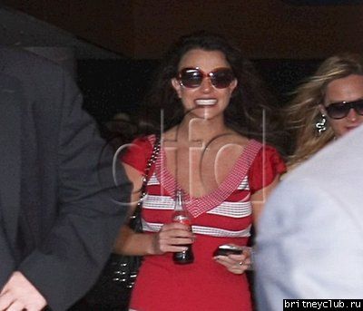 Бритни уезжает из отеля Hyatt в Берлине24.jpg(Бритни Спирс, Britney Spears)