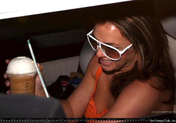 Бритни у Starbucks55.jpg(Бритни Спирс, Britney Spears)
