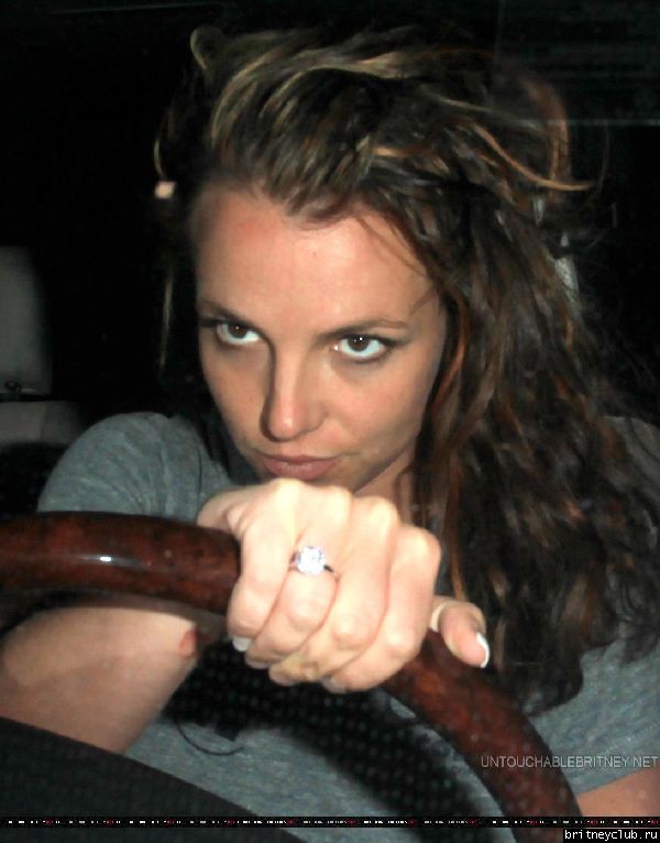 Бритни останавливается у кафе 15.jpg(Бритни Спирс, Britney Spears)
