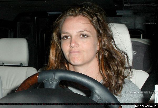 Бритни останавливается у кафе 19.jpg(Бритни Спирс, Britney Spears)