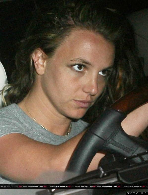 Бритни останавливается у кафе 34.jpg(Бритни Спирс, Britney Spears)