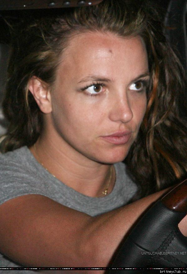 Бритни останавливается у кафе 36.jpg(Бритни Спирс, Britney Spears)