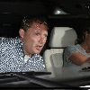 Бритни останавливается у кафе 