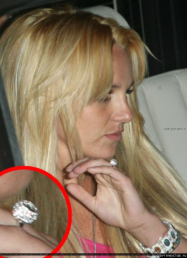 Бритни уезжает из салона Andy Le Compte52.jpg(Бритни Спирс, Britney Spears)
