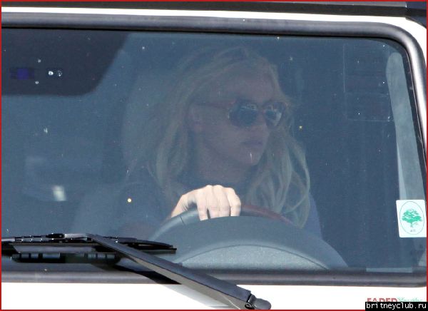 Бритни останавливается в Starbucks3.jpg(Бритни Спирс, Britney Spears)