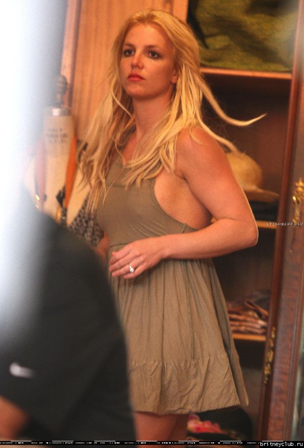 Бритни на шоппинге в бутике Paige Denim108.jpg(Бритни Спирс, Britney Spears)