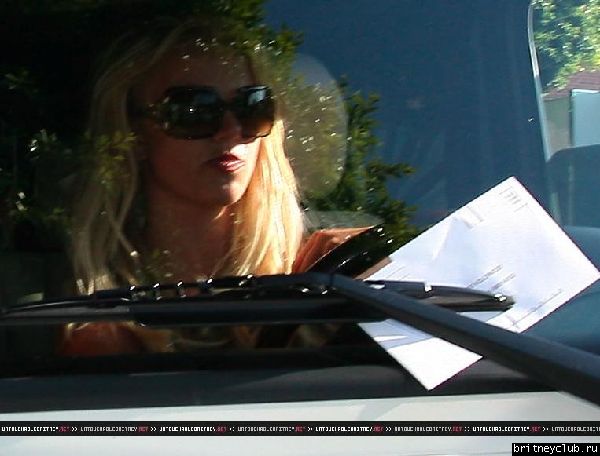 Бритни на шоппинге в бутике Paige Denim130.jpg(Бритни Спирс, Britney Spears)
