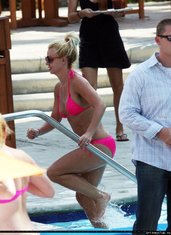 Бритни отдыхает в отеле Ritz Carlton019.jpg(Бритни Спирс, Britney Spears)