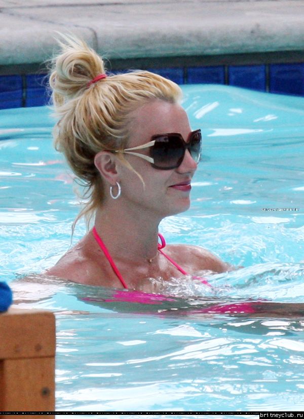 Бритни отдыхает в отеле Ritz Carlton025.jpg(Бритни Спирс, Britney Spears)