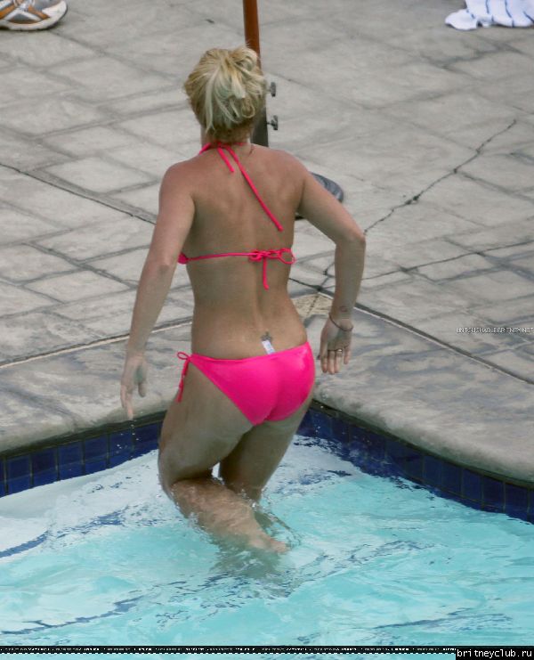 Бритни отдыхает в отеле Ritz Carlton044.jpg(Бритни Спирс, Britney Spears)