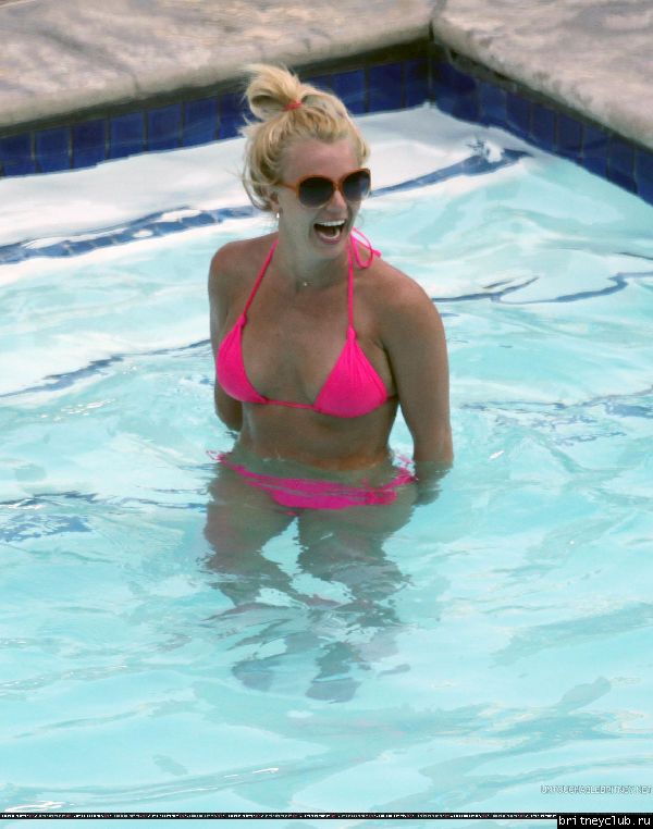 Бритни отдыхает в отеле Ritz Carlton056.jpg(Бритни Спирс, Britney Spears)