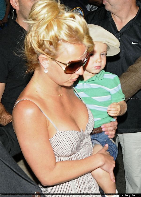 Бритни посещает Бродвейский мюзикл 15.jpg(Бритни Спирс, Britney Spears)