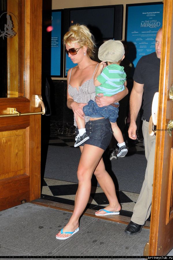 Бритни посещает Бродвейский мюзикл 38.jpg(Бритни Спирс, Britney Spears)