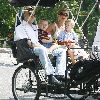 Бритни гуляет с детьми в Центральном парке Нью-Йорка