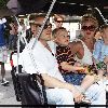 Бритни гуляет с детьми в Центральном парке Нью-Йорка