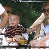 Бритни гуляет с детьми в Центральном парке Нью-Йорка