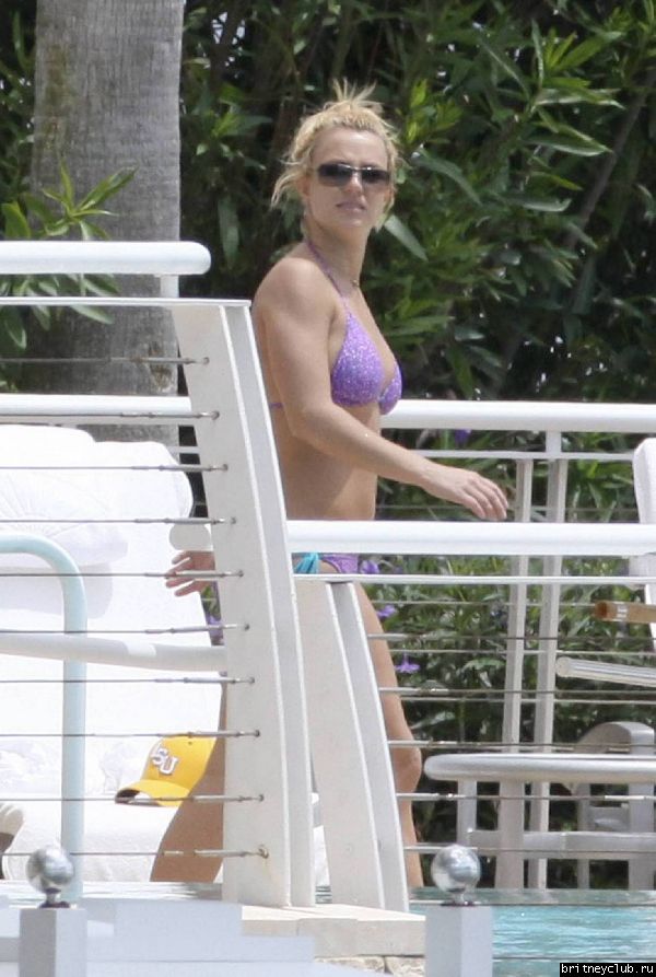 Бритни с семьей в Майями050.jpg(Бритни Спирс, Britney Spears)