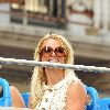 Бритни катается на двухэтажном автобусе по  Нью-Йорку