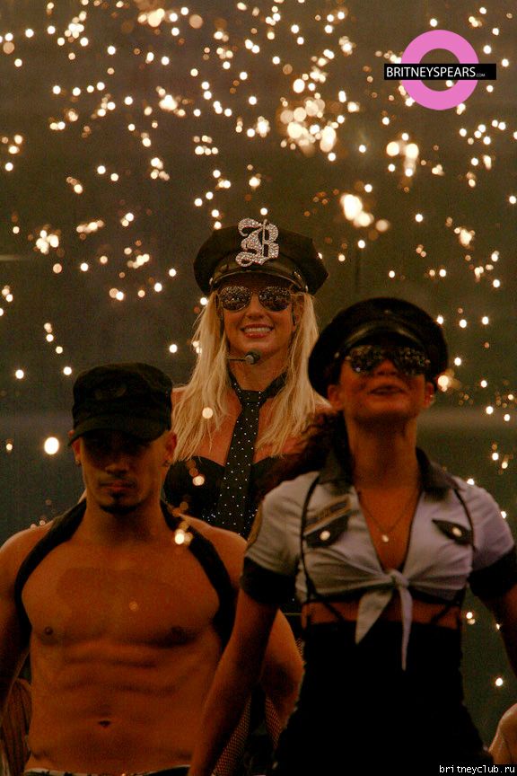 Фотографии с концерта Бритни в Des Moines 11 сентября03.jpg(Бритни Спирс, Britney Spears)