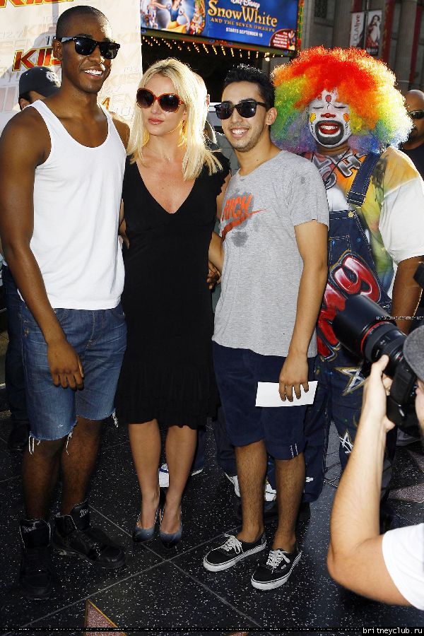 Бритни на Алее Славы в Голливуде37.jpg(Бритни Спирс, Britney Spears)