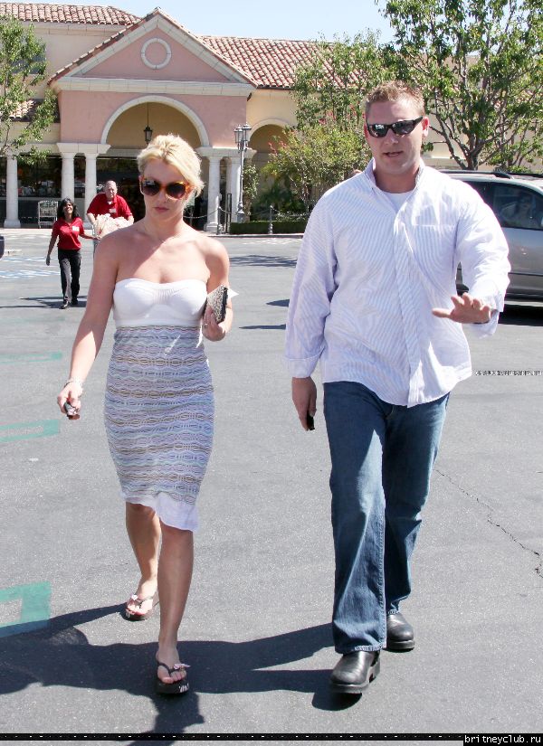 Бритни в супермаркете Ralph’s014.jpg(Бритни Спирс, Britney Spears)