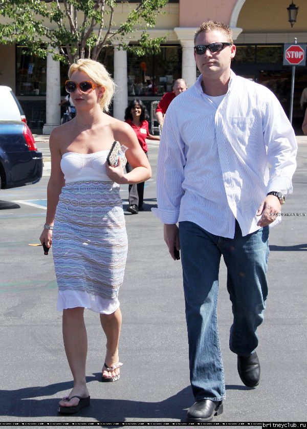 Бритни в супермаркете Ralph’s015.jpg(Бритни Спирс, Britney Spears)