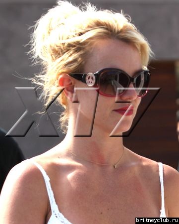 Бритни на шоппинге Planet Blue06.jpg(Бритни Спирс, Britney Spears)