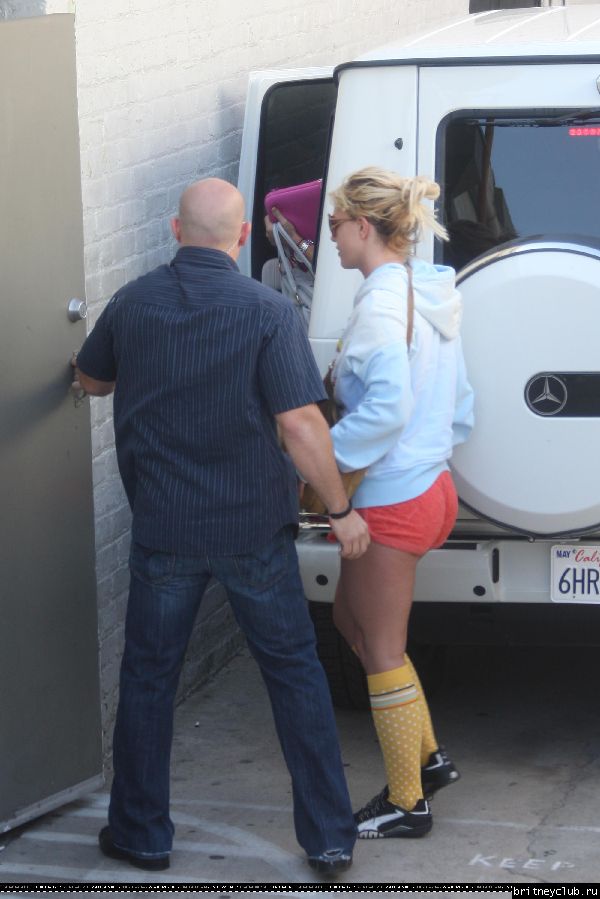 Бритни приехала в студию танцев2.jpg(Бритни Спирс, Britney Spears)